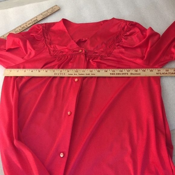 Vintage Red Shadowline Robe Nylon Button Front Medium Dressing Gown - Picture 8 of 9